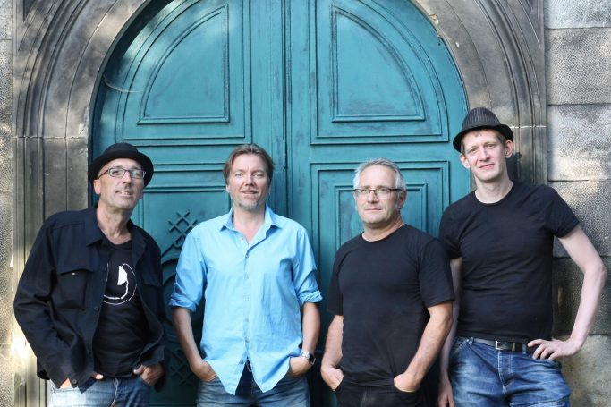 Solid Airbag 2016: Claas Gnauck (Bass), Stefan Weber (Dr.), Mark Thomas (Guit), Jon Klein (Keys) 